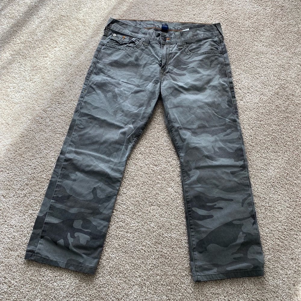 True Religion Men’s grey/green camo jeans, waist size 36.